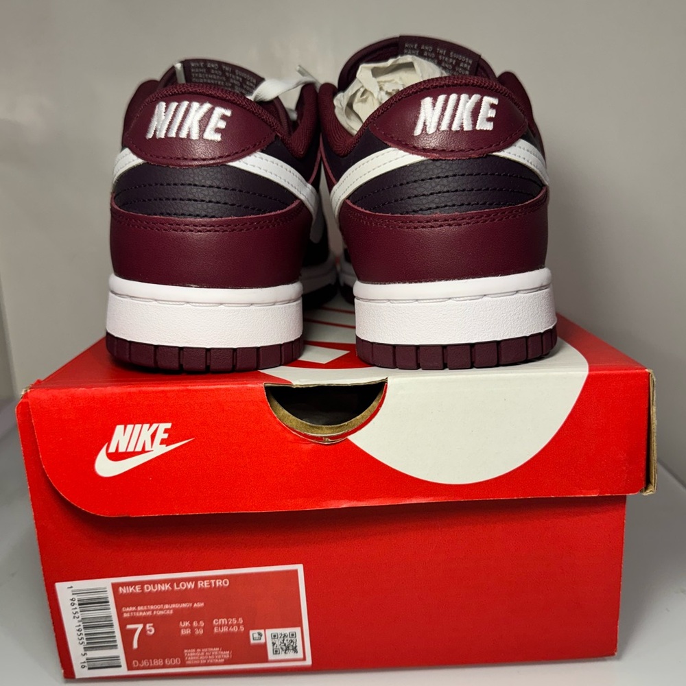 NIKE DUNK LOW - DARK BEETROOT / BURGUNDY ASH
SIZE 7.5 MENS / 9 WOMENS - Picture 5 of 6